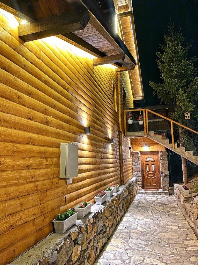 Chalet Kujta Peje Buitenkant foto