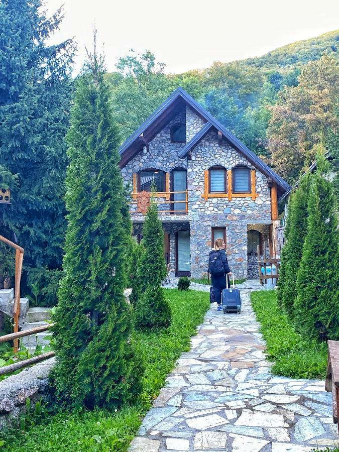 Chalet Kujta Peje Buitenkant foto