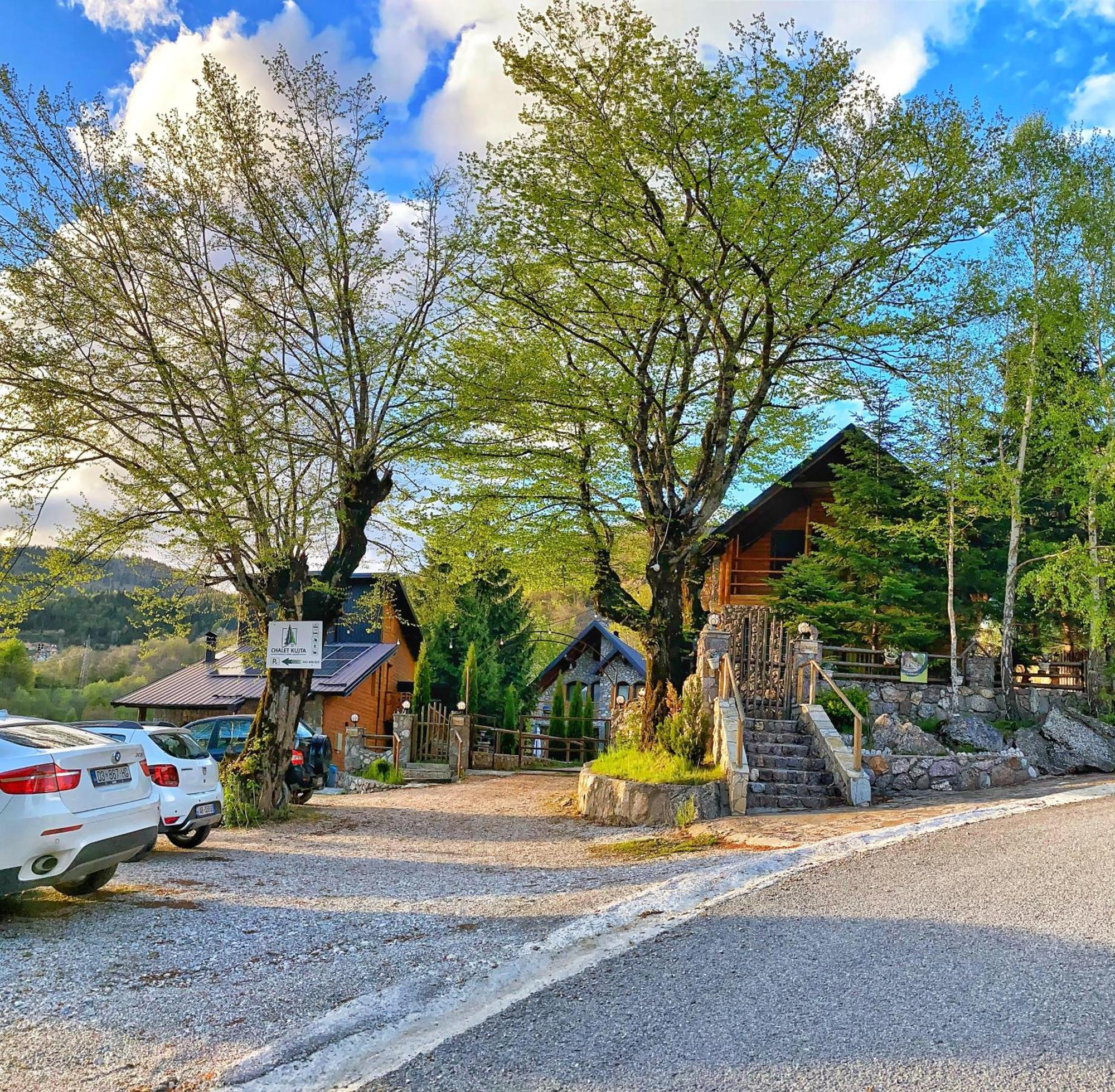 Chalet Kujta Peje Buitenkant foto