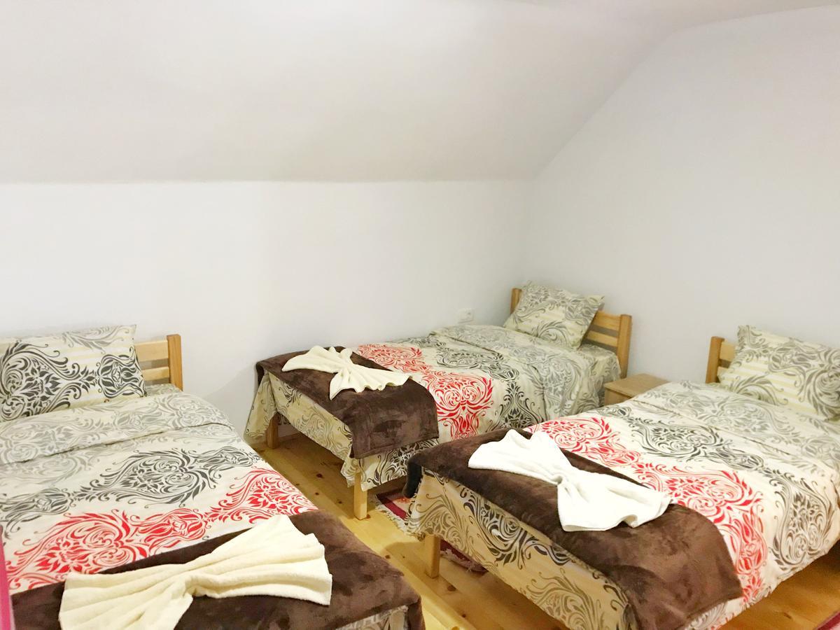 Chalet Kujta Peje Buitenkant foto