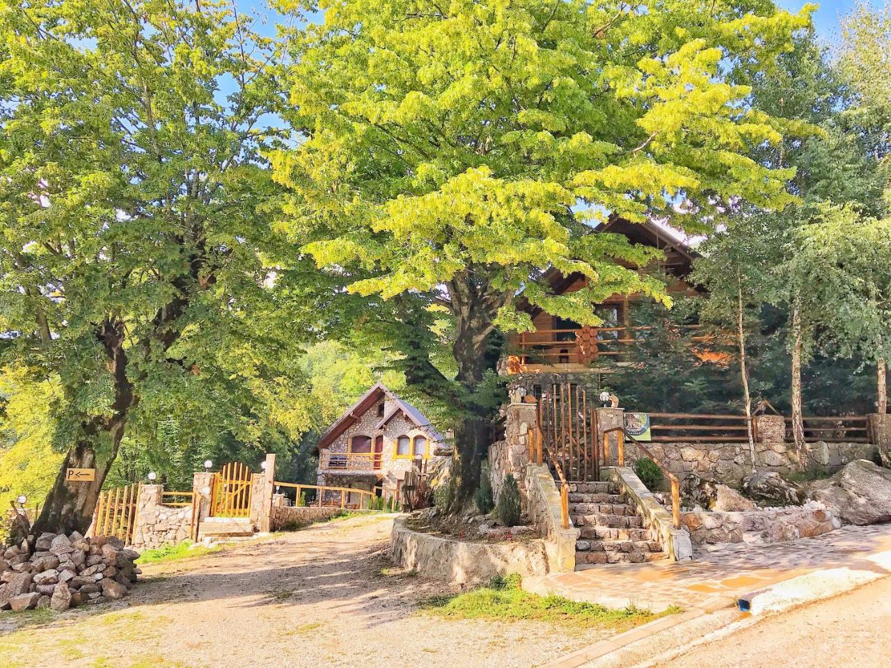 Chalet Kujta Peje Buitenkant foto
