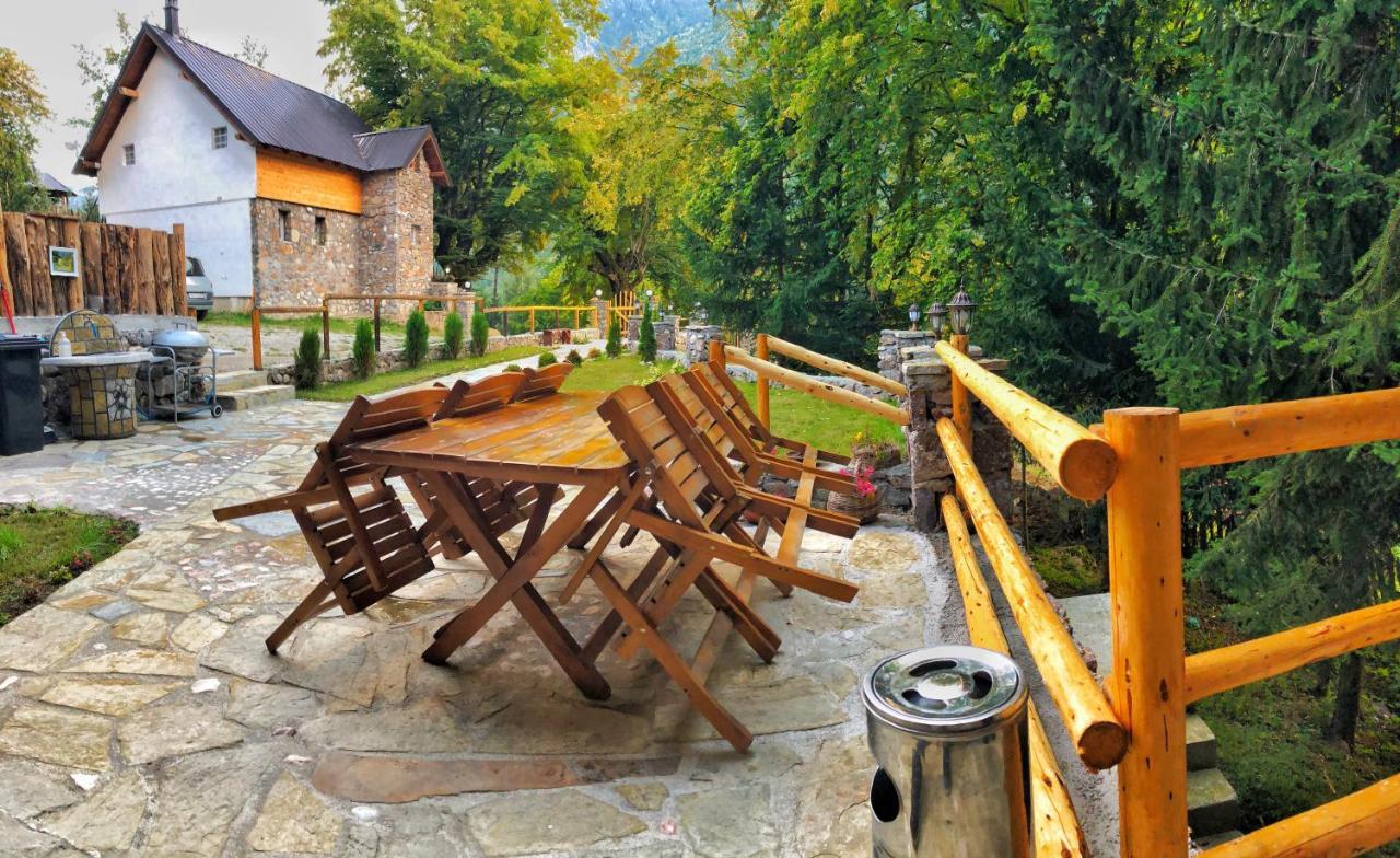 Chalet Kujta Peje Buitenkant foto