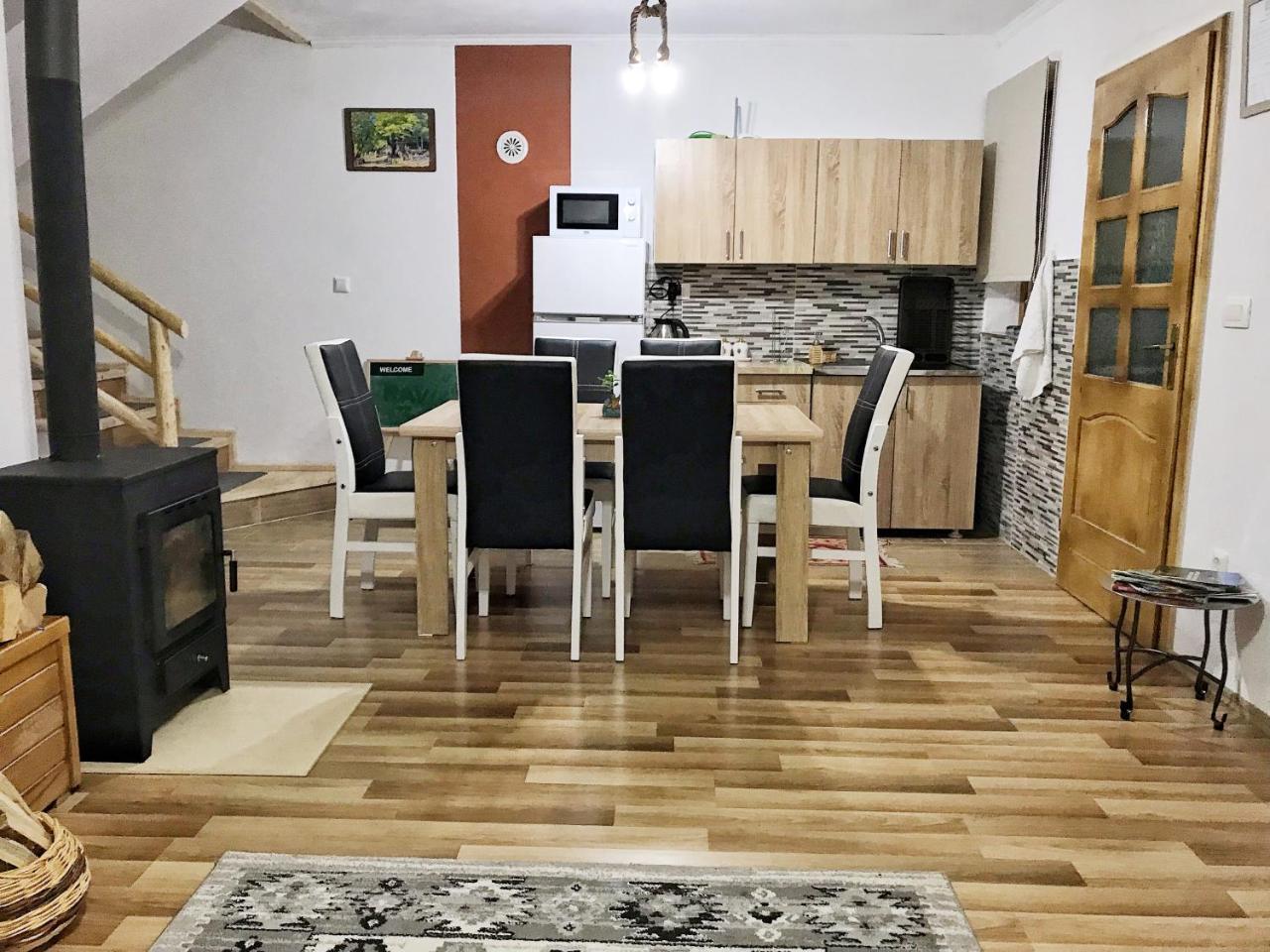 Chalet Kujta Peje Buitenkant foto